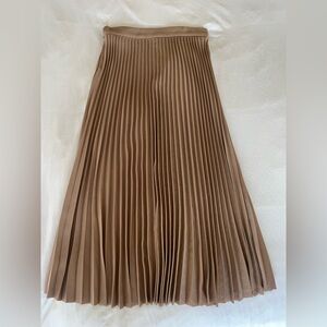 Aritzia Babaton Maxi Pleated Skirt